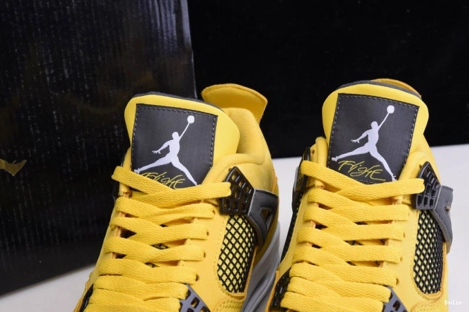 Boostmaster lin CT8527-700 4 Lightning Retro Jordan Air 0717